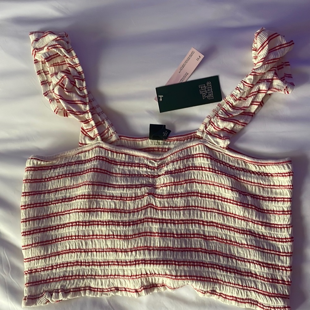 Wild fable, white and red stripe crop